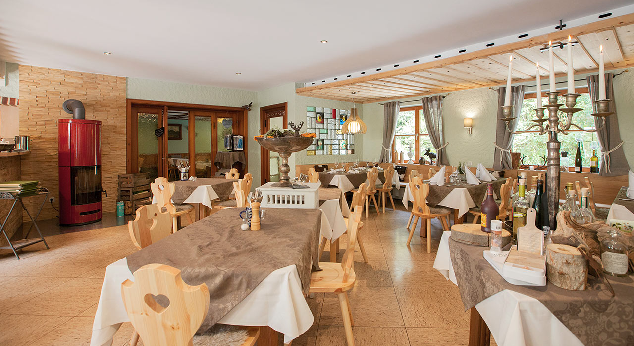 Gasthaus Vilstalsäge – Restaurant mit Kamin für kalte Tage